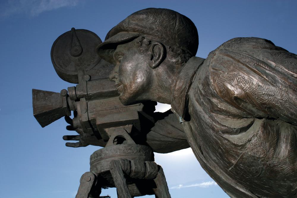 20201210-exterior-shamrock-cinematographer-statue-day-001 (1).jpg Image