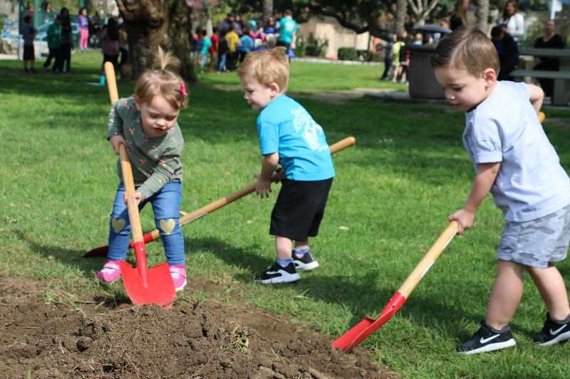 2020-03-01-treeplanting-kids.jpg Image